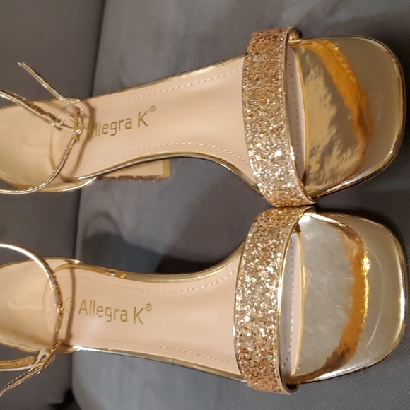 Beautiful size 9 ,NEW sandals. Allegra K, gold sparkle - Picture 4 of 5